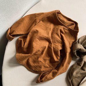 Long -sleeved T -shirt